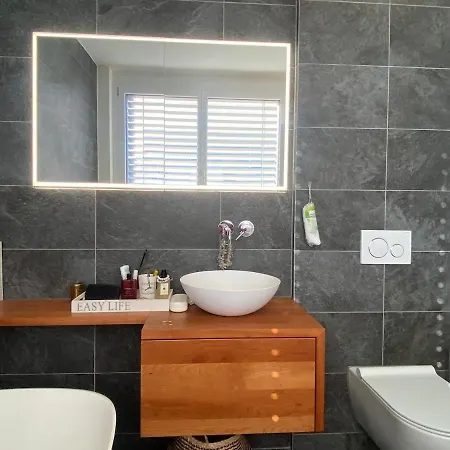 Mountain View Luxury Up To Four Persons *